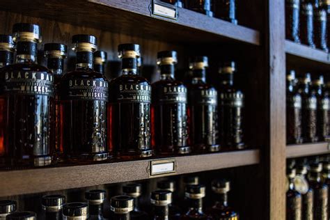 Black band distillery - Black Band Distillery | 1000 SW Adams St., Peoria, IL, 61602 | Grain to glass distillery. Cocktail menu with unique offerings. Kitchen show casing local producers of high quality offerings.